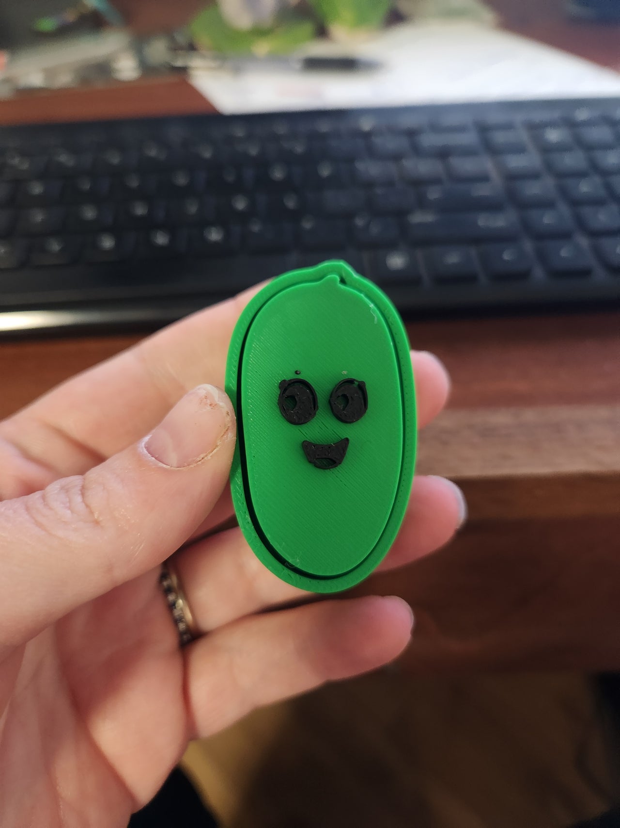 Pickle Clicker Fidget Toy – STL & 3MF Files (Single & Multi-Color)